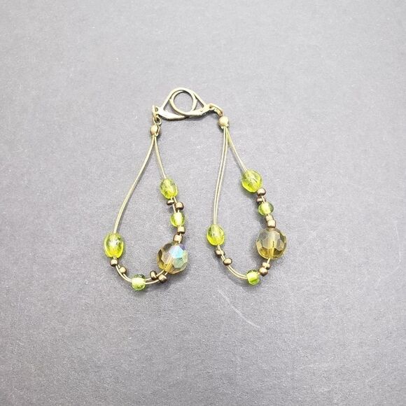 𝅺bronze handmade wire green beaded earrings - Picture 3 of 4